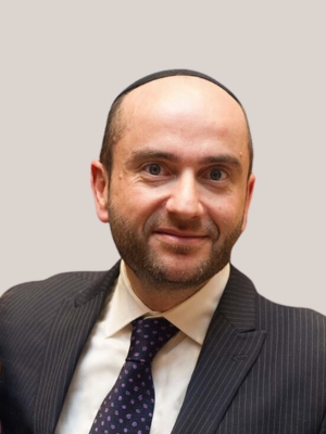 Rabbi Pini Dunner